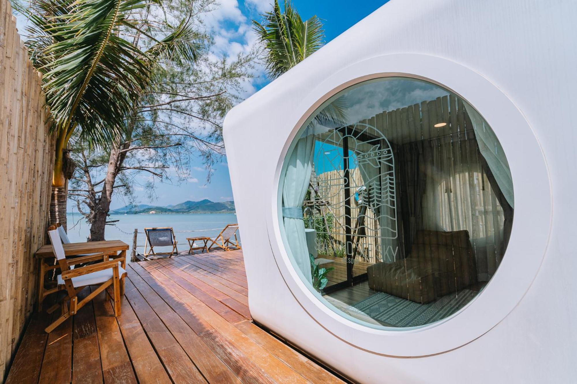 Sea Sand See Sky Beach Front Resort Phuket Exterior photo